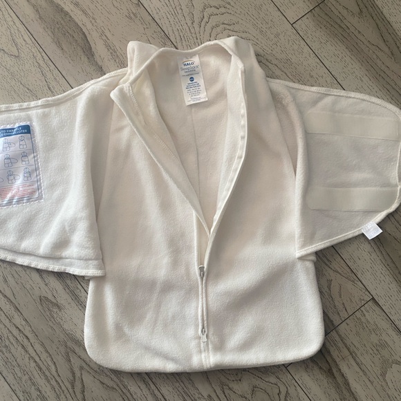 Halo Micro-Fleece Newborn SleepSack Swaddle - Picture 4 of 11